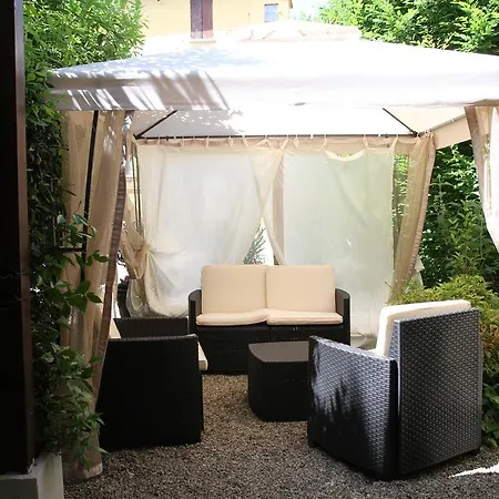 Borgo Al Navile Couette-café 2*