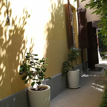 Borgo Al Navile לינה וארוחת בוקר 2*